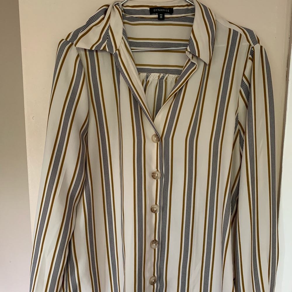 Dynamite Blouse - Picture 2 of 3